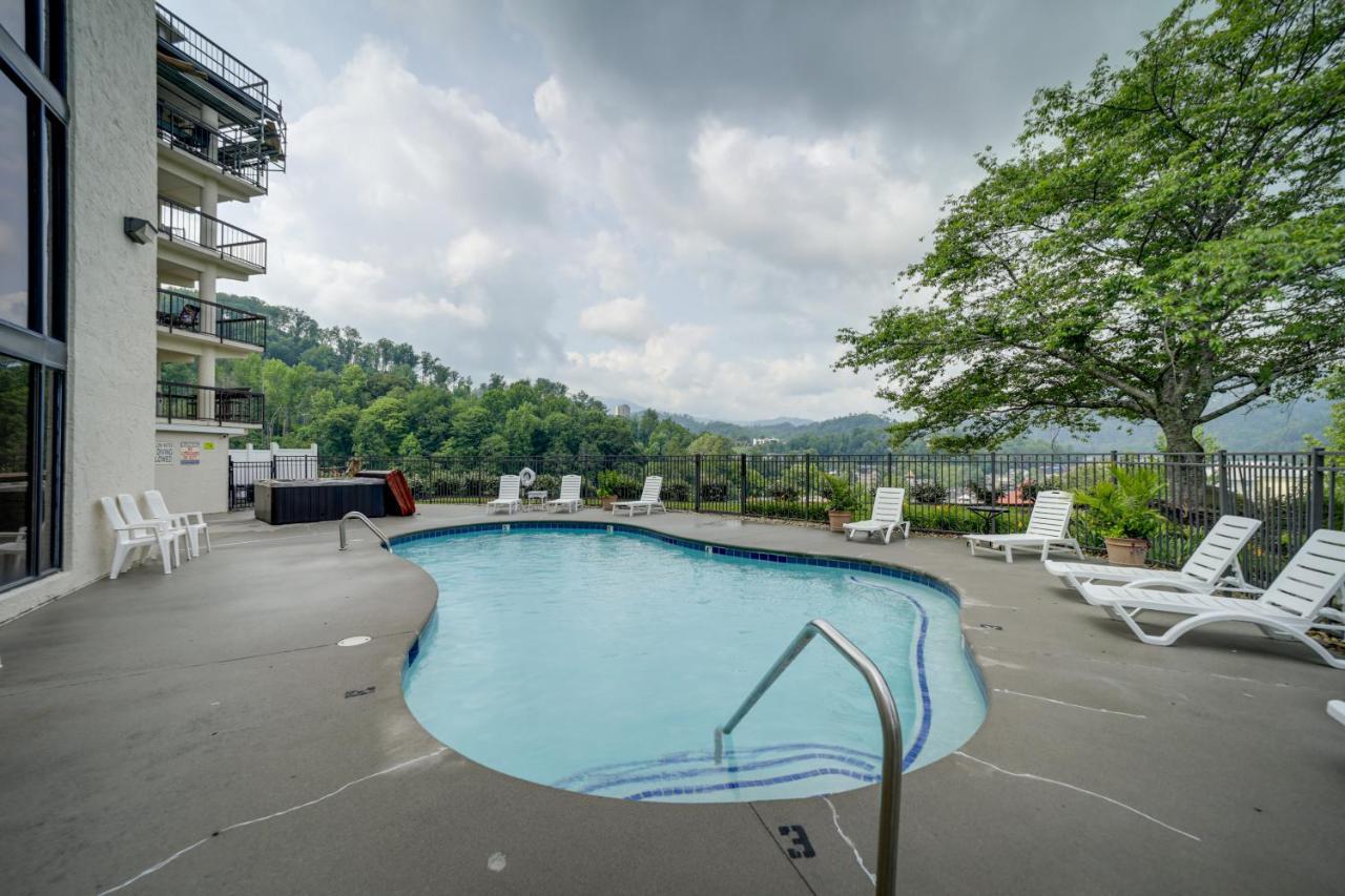 Stylish Gatlinburg Condo With Pool Walk Downtown! Luaran gambar